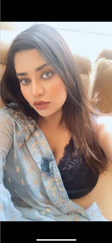 Lucknow Escorts Service: Experience The Joys Of Young Age By Chatting Up With Modern And Pretty Babes